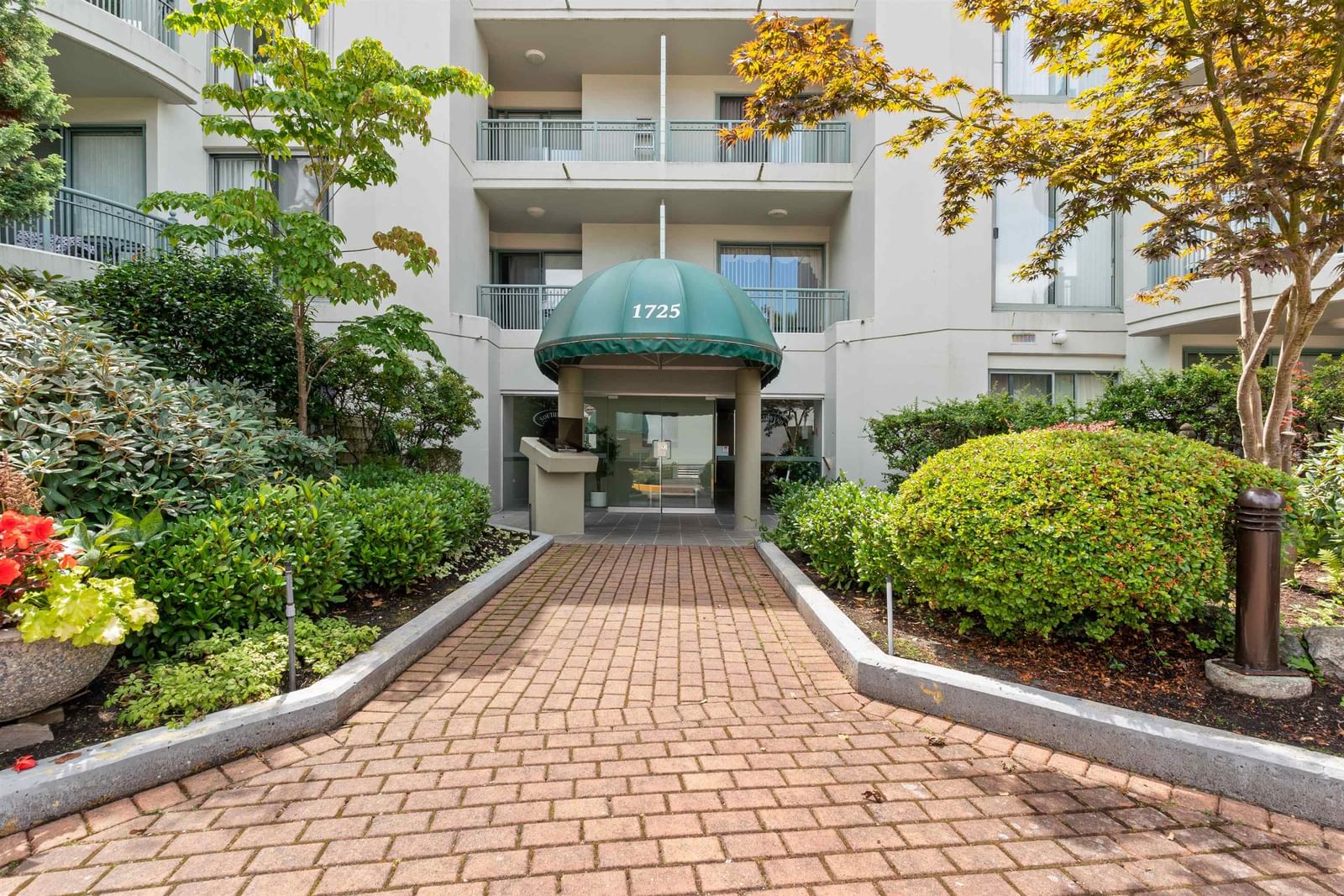 Listing Image 18