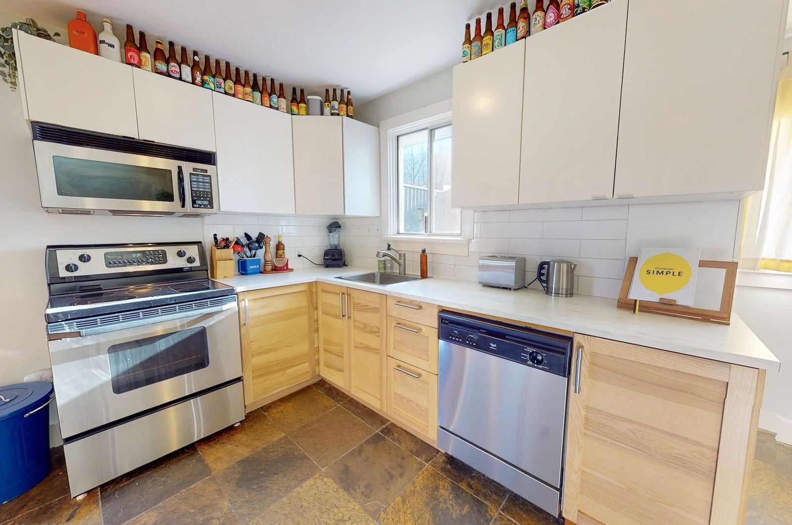 Listing Image 3