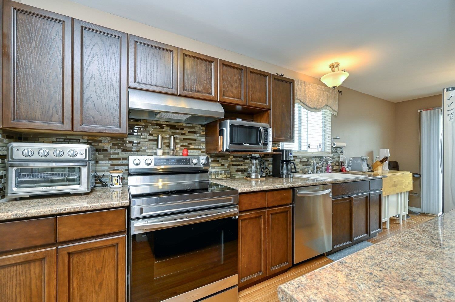 Listing Image 9
