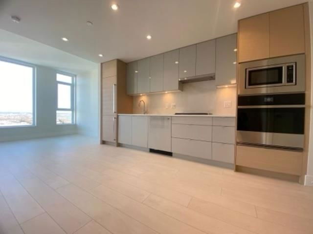 2201 - 3438 Sawmill Crescent