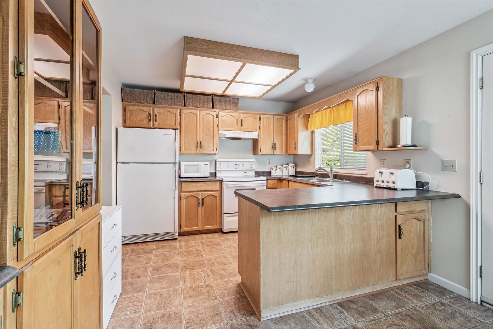 Listing Image 6