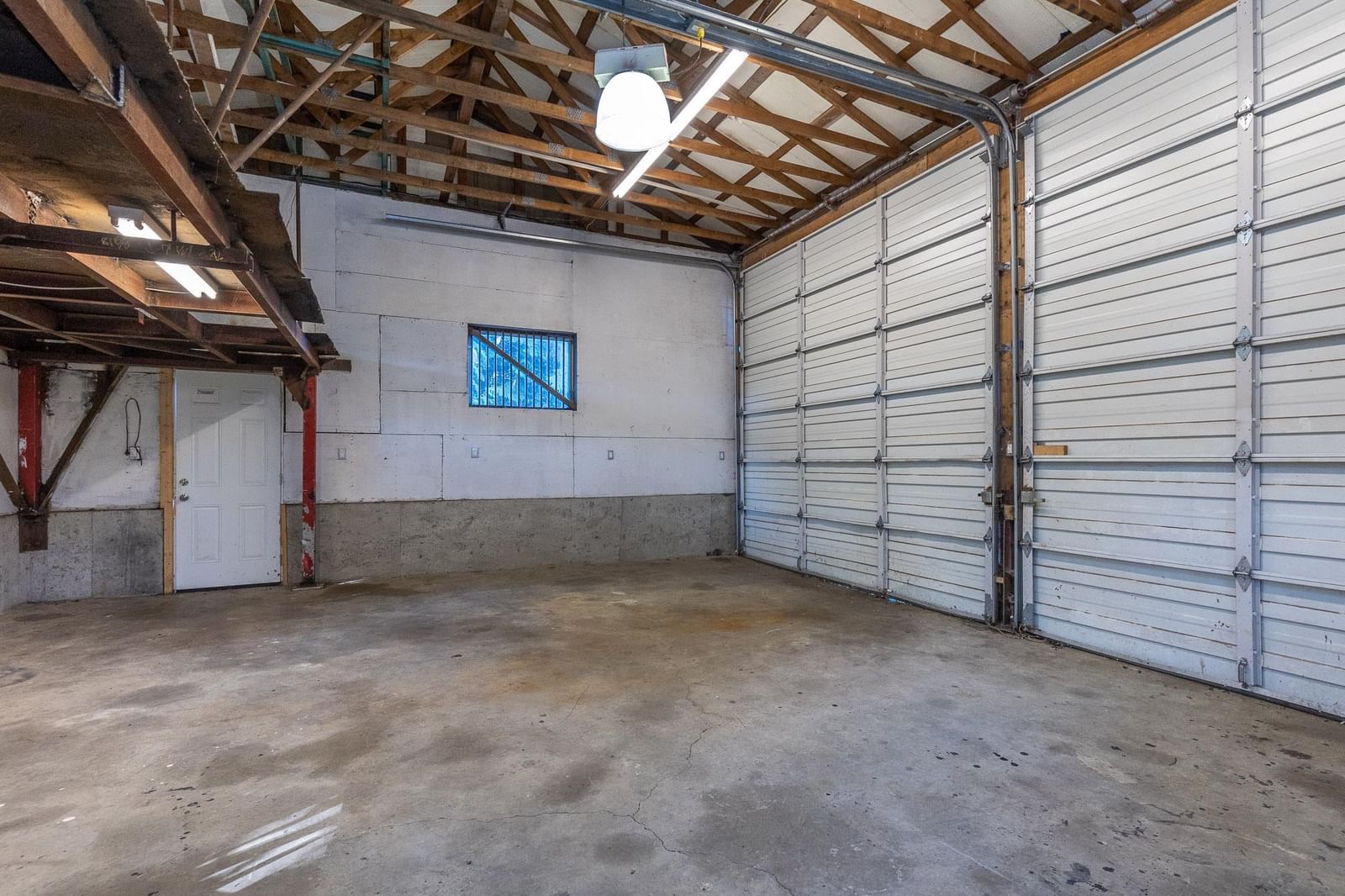 Listing Image 17