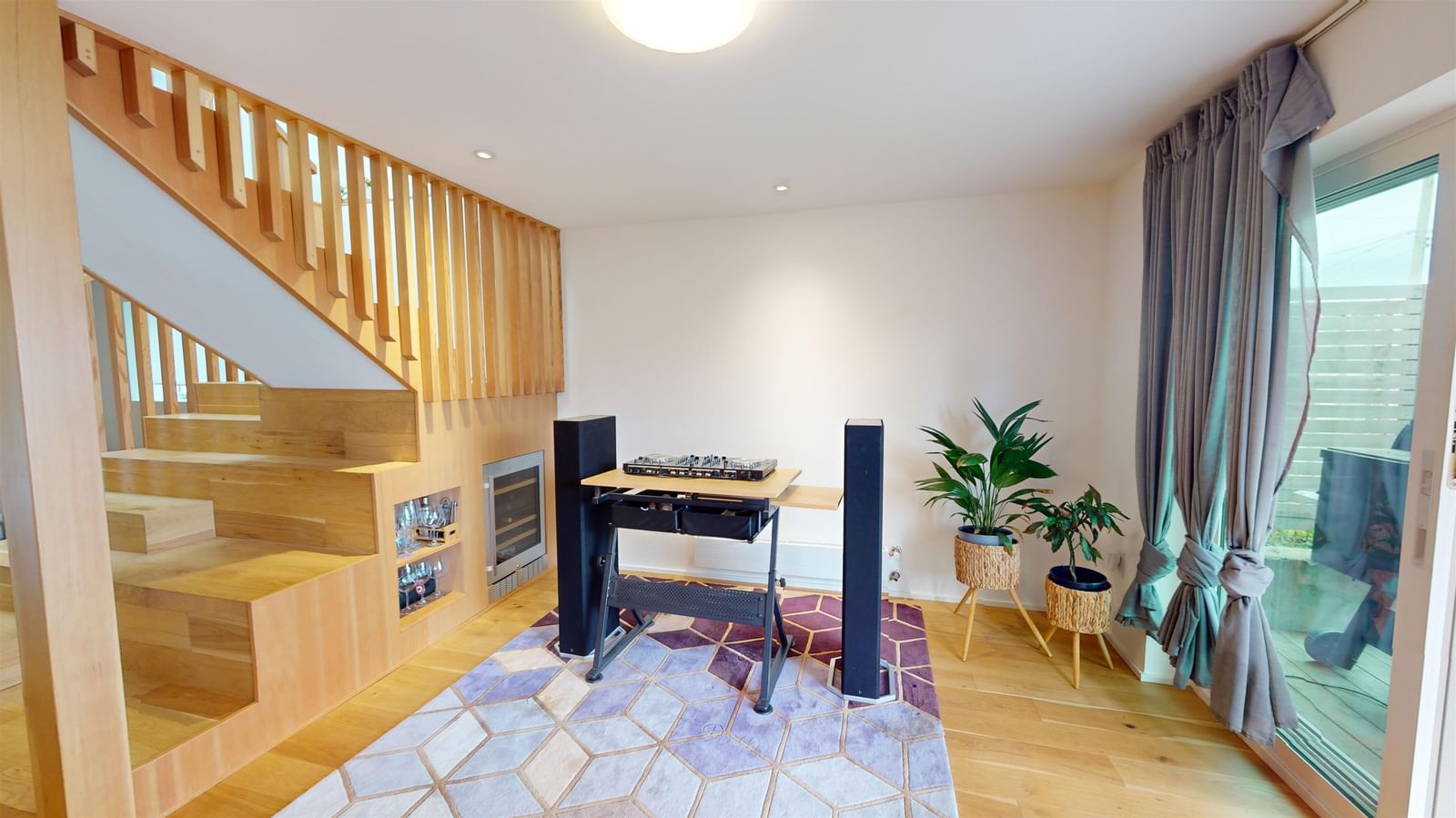 Listing Image 14