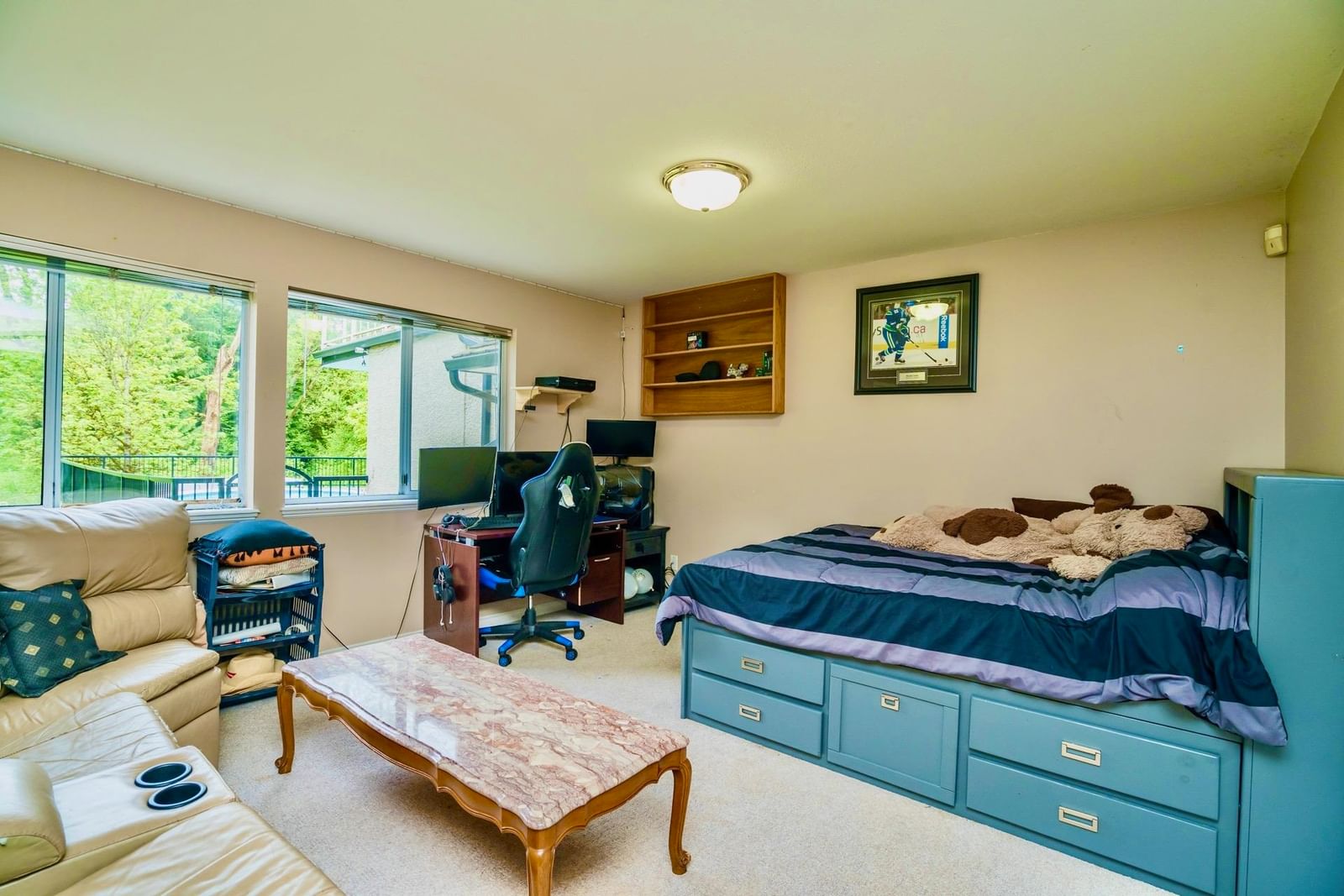 Listing Image 11