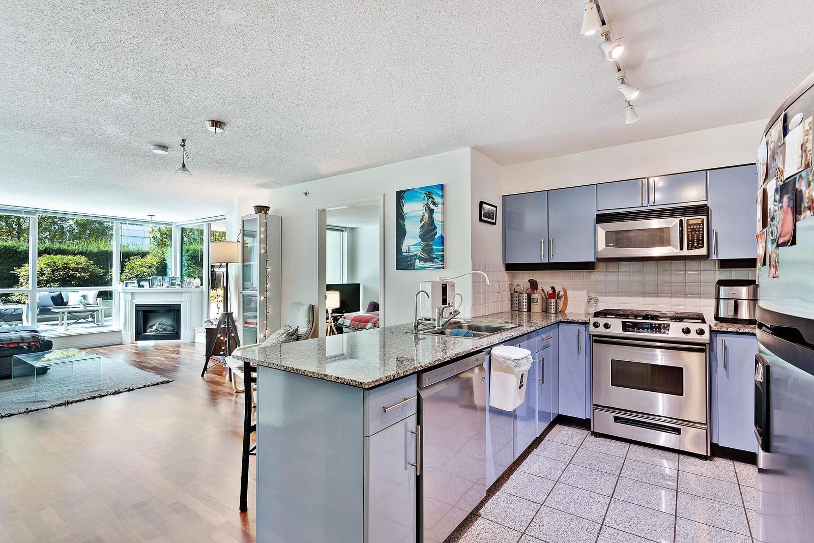 Listing Image 9