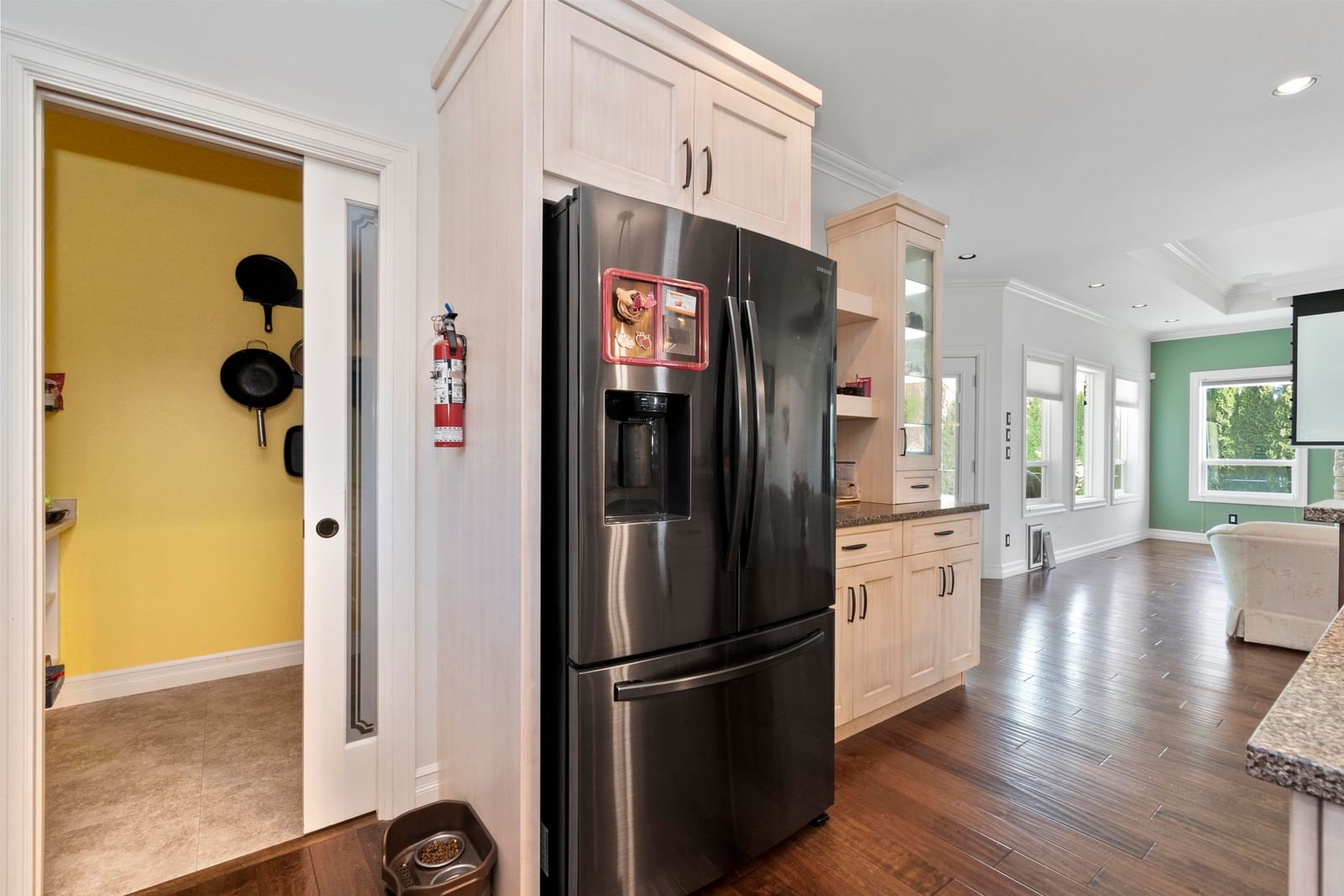 Listing Image 19
