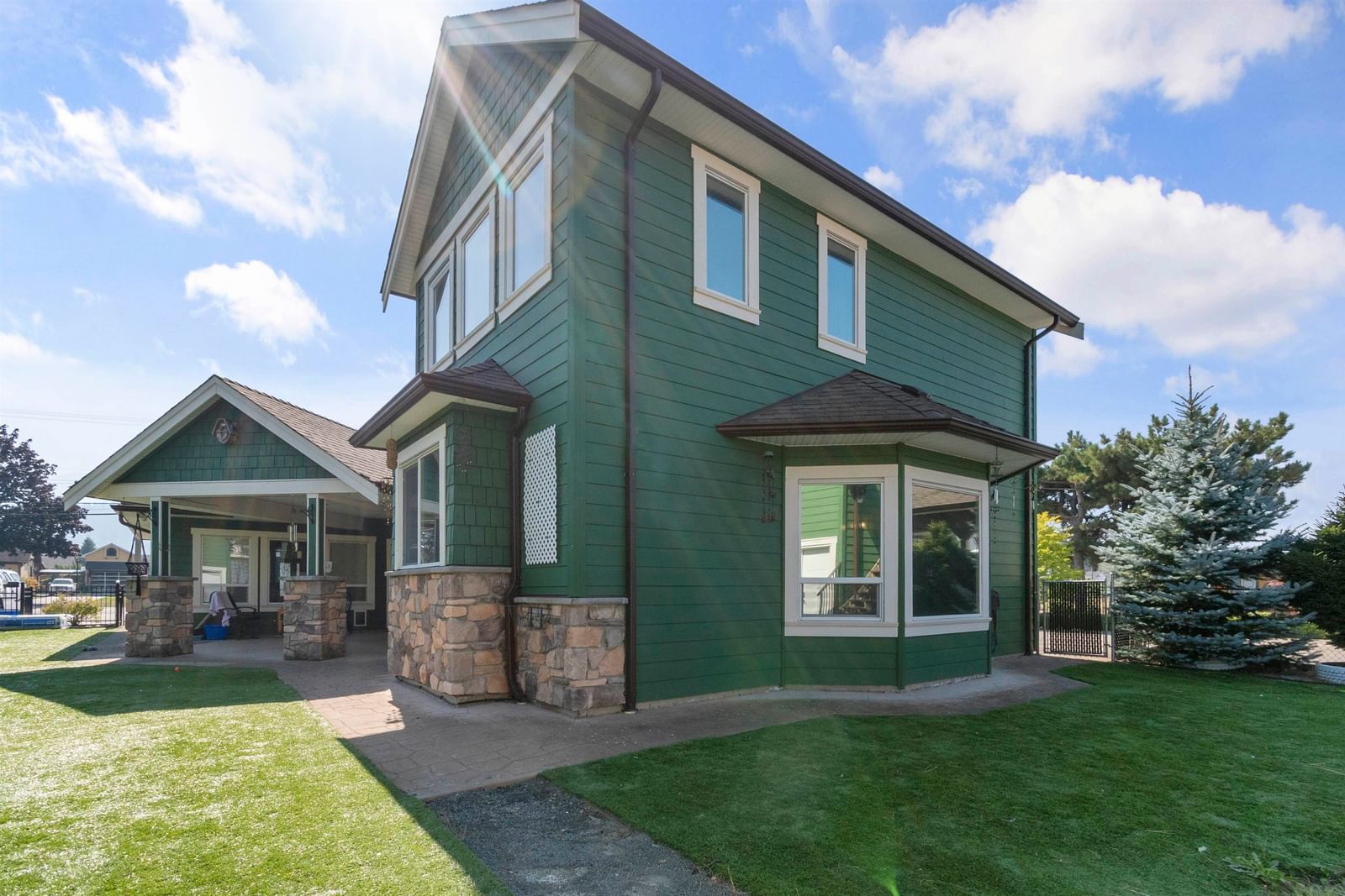 Listing Image 8