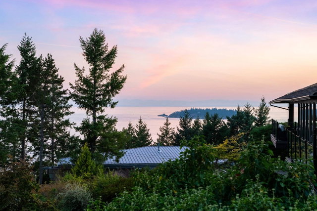 5930 Falcon Rd, West Vancouver, BC | Property.ca