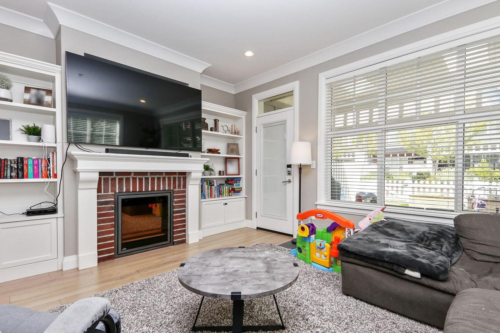 Listing Image 6