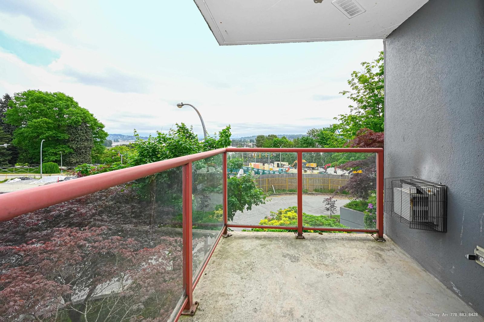 Listing Image 5