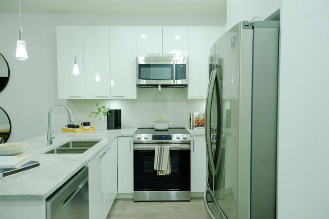 115 - 32690 14th Avenue