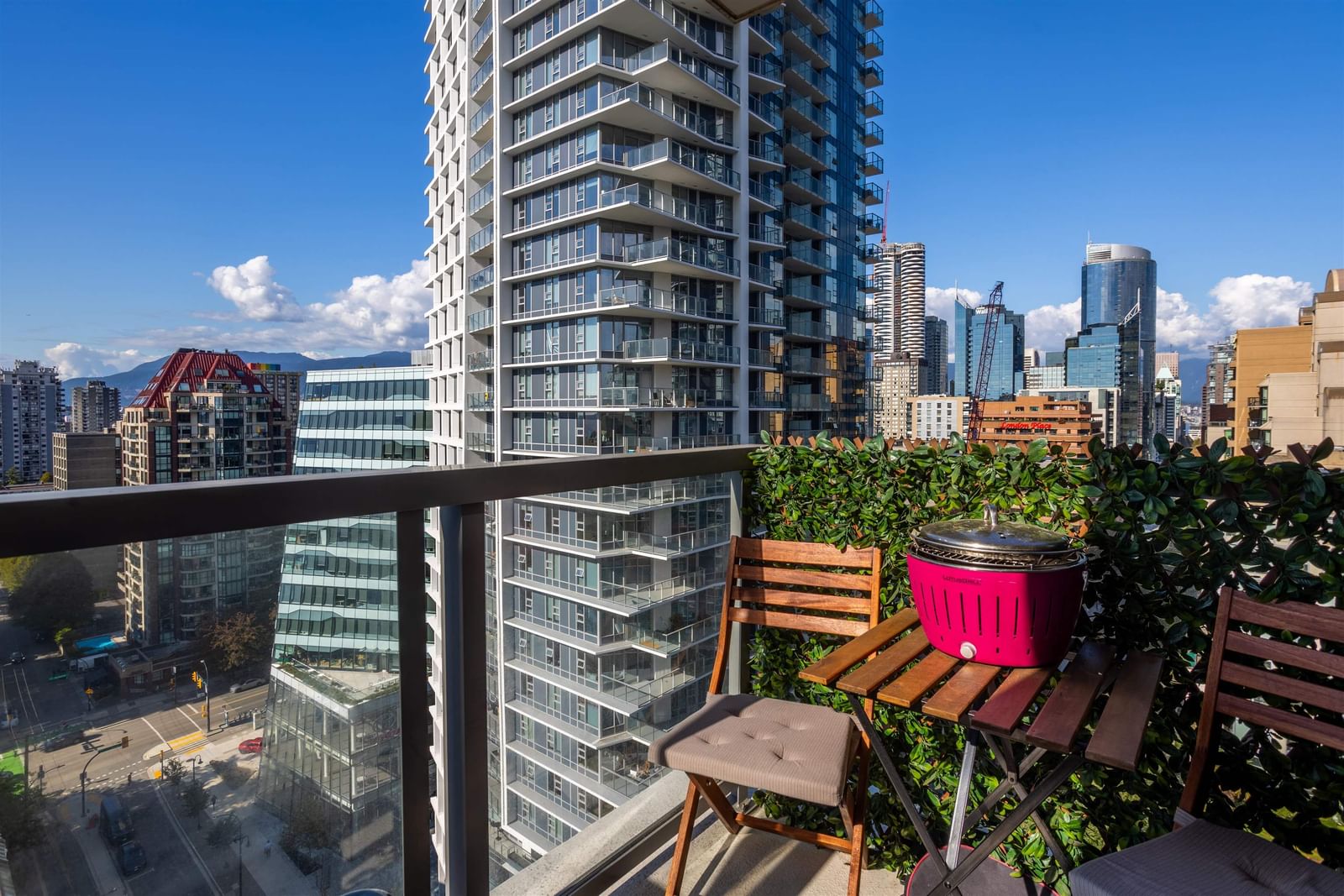 Listing Image 10