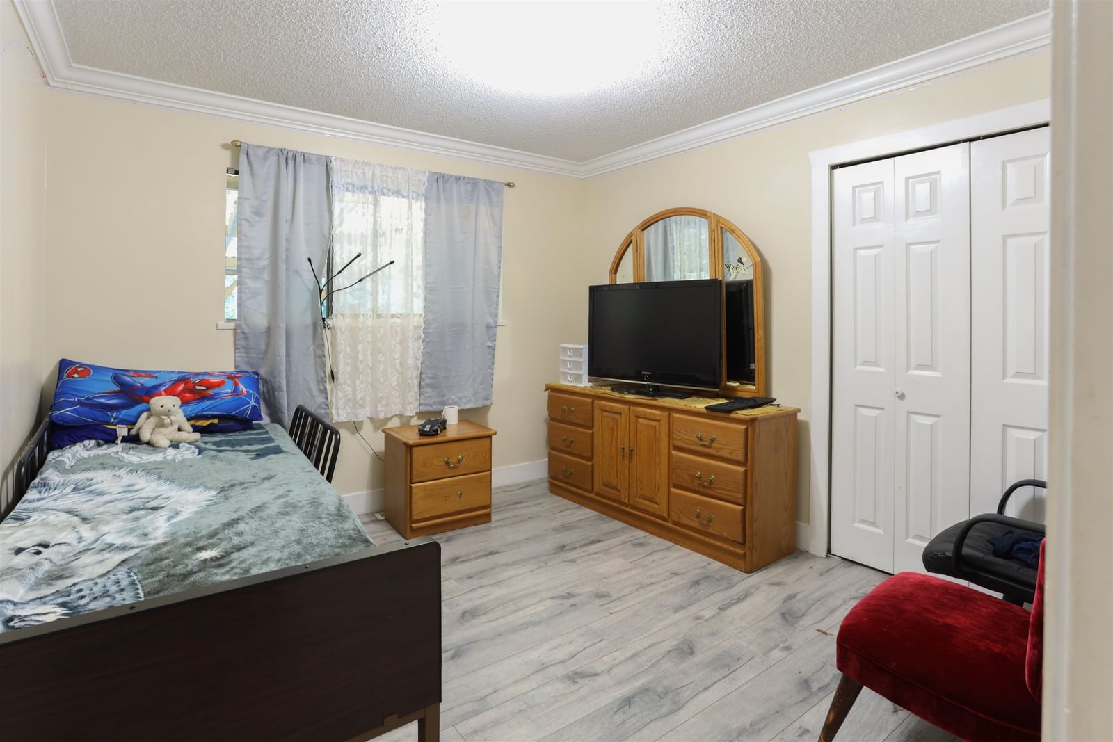 Listing Image 12