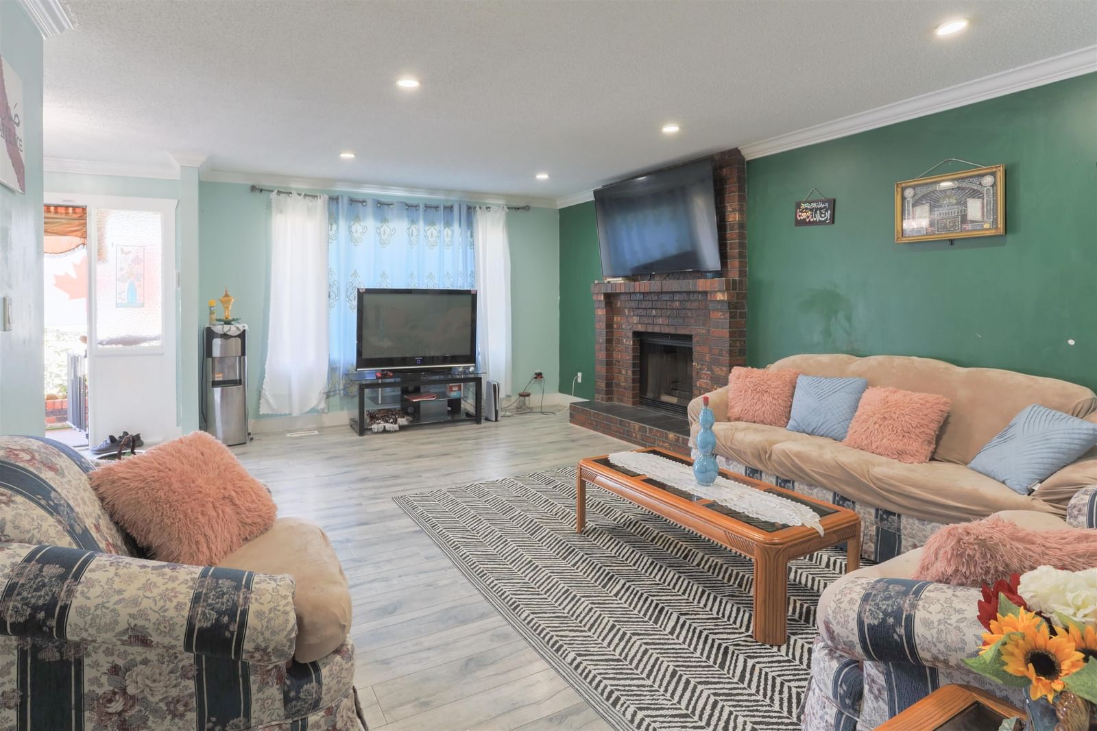 Listing Image 8