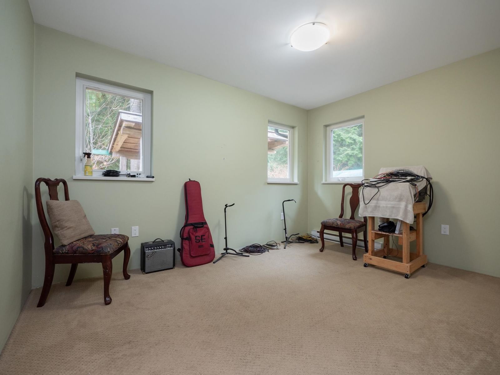 Listing Image 12