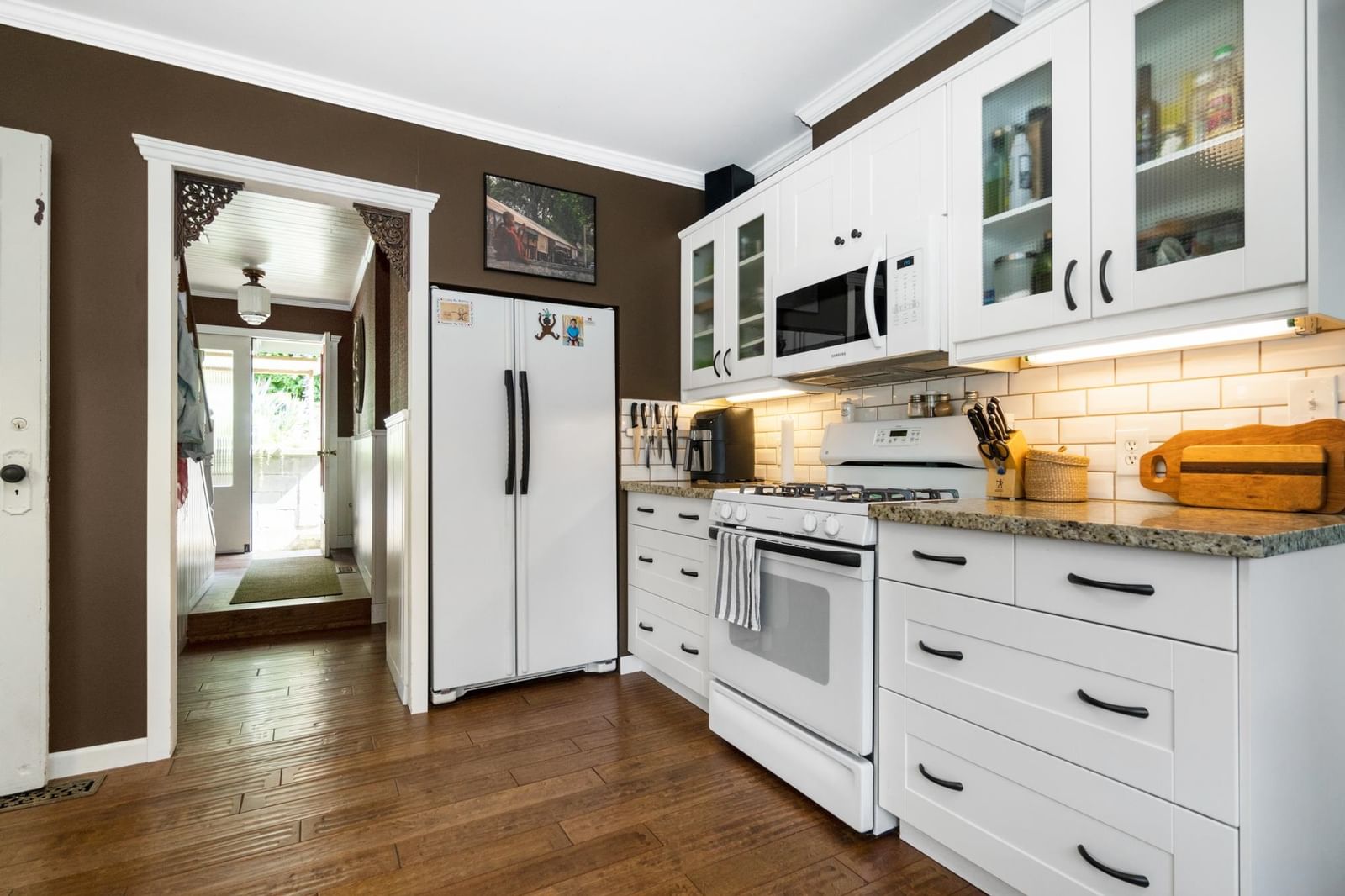 Listing Image 10