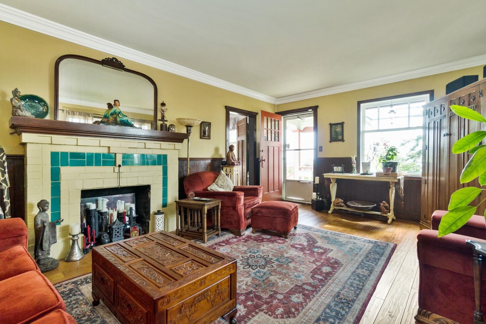 Listing Image 4