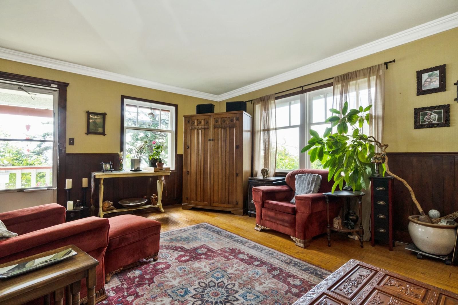 Listing Image 5