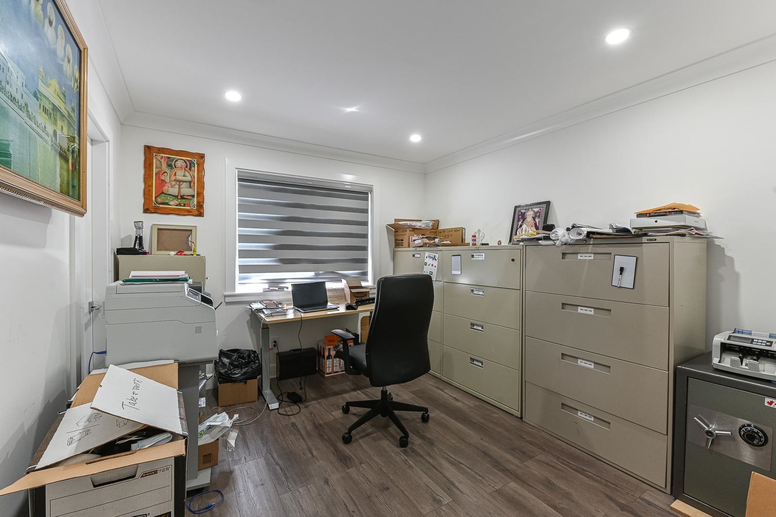 Listing Image 12