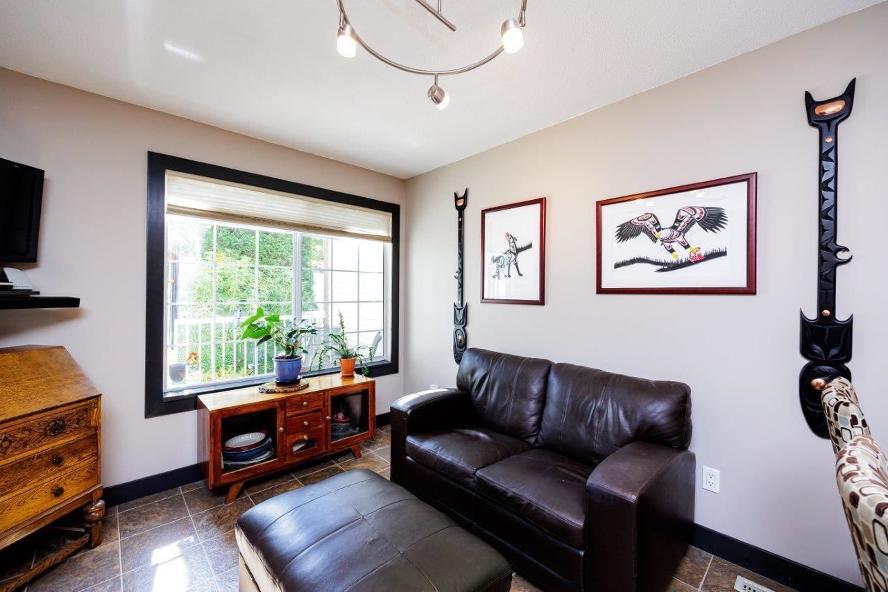 Listing Image 17
