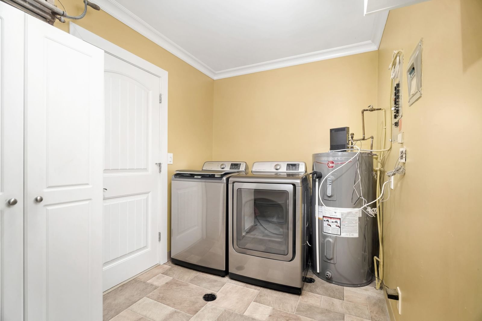 Listing Image 19