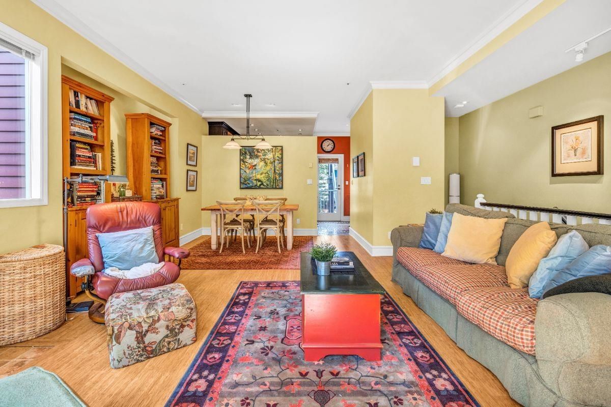 Listing Image 3