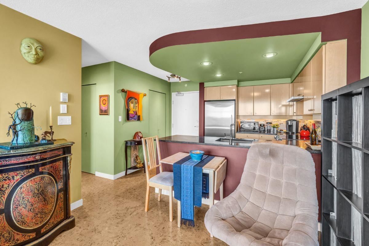 Listing Image 11