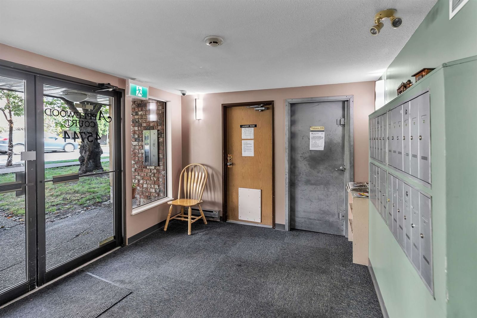Listing Image 6