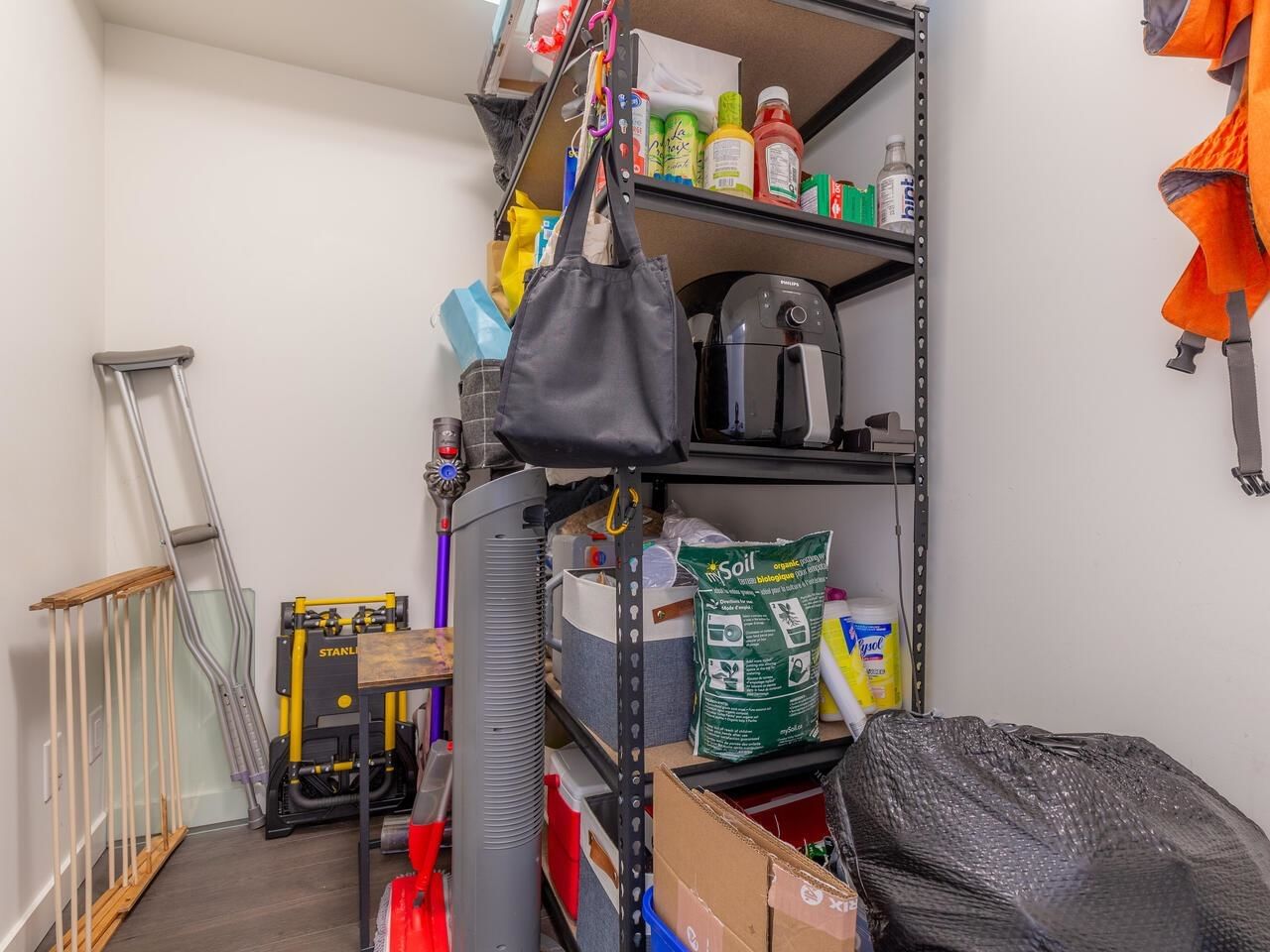 Listing Image 9