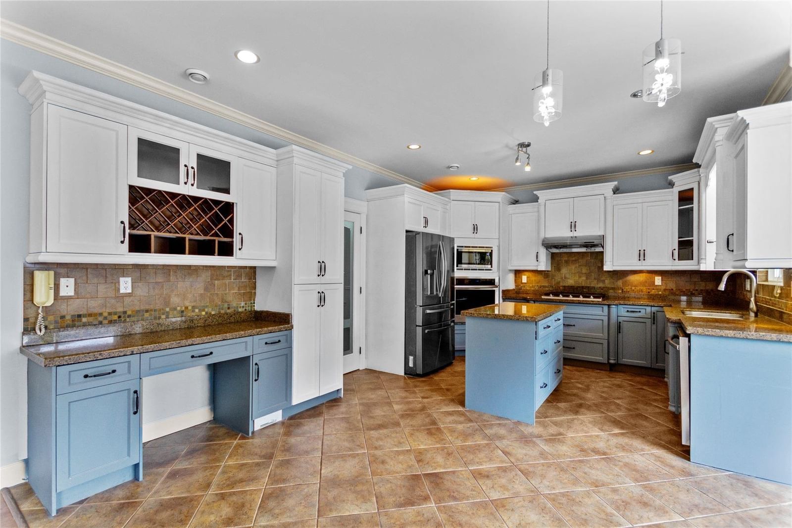 Listing Image 10