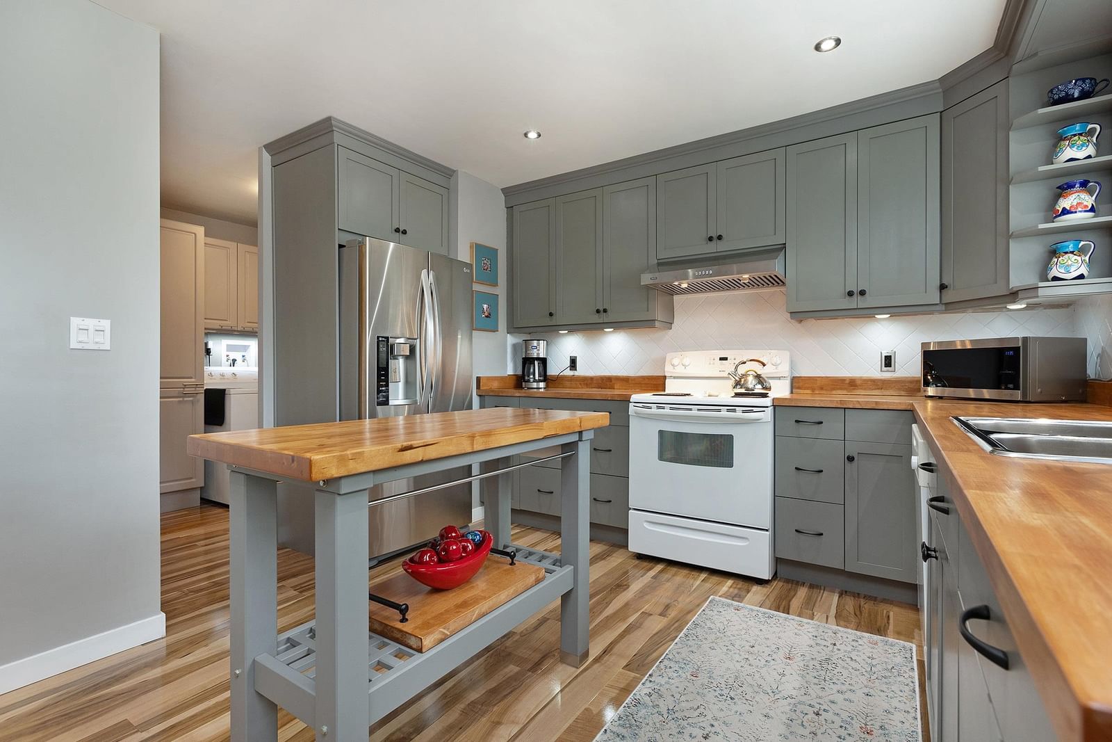 Listing Image 11