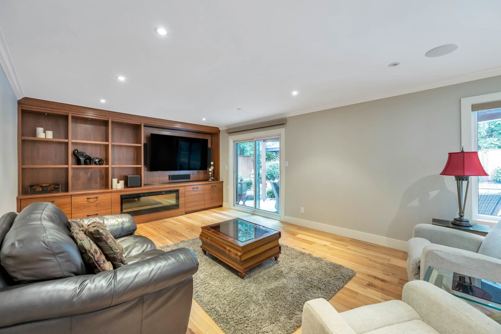 Listing Image 5