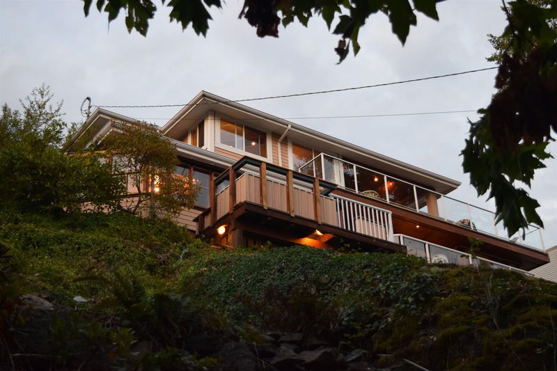 9217 Regal Road, Halfmoon Bay, British Columbia (MLS R2813900)