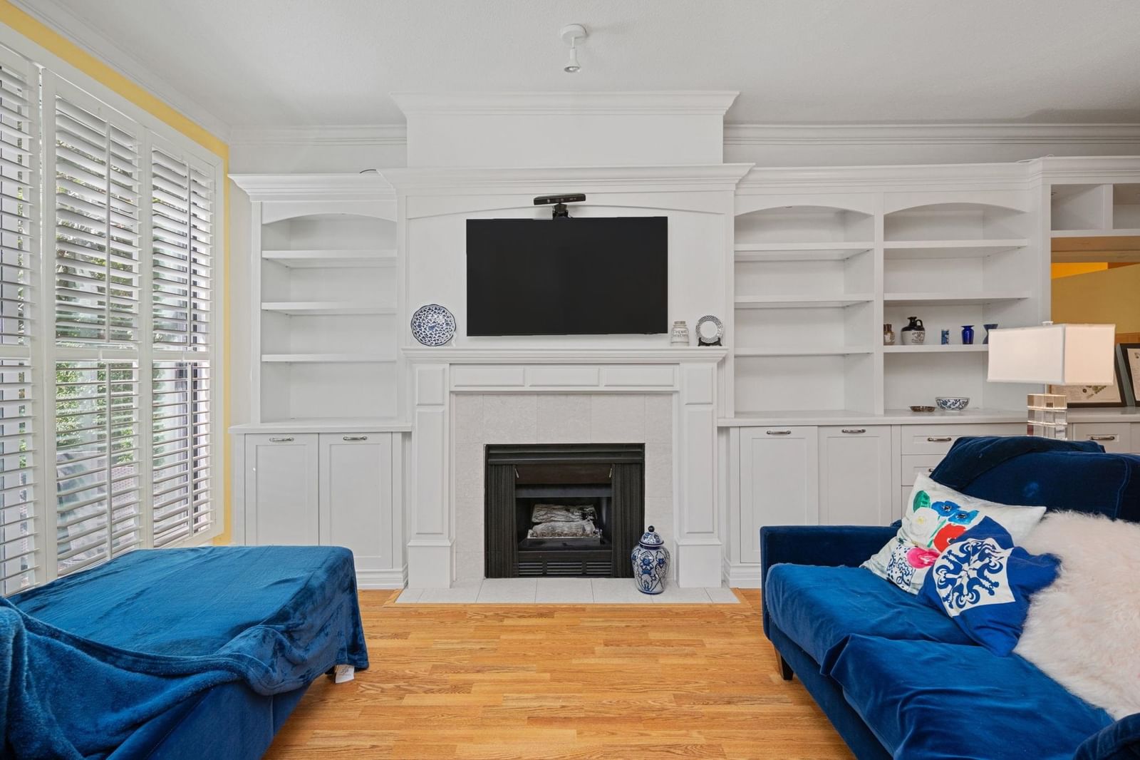 Listing Image 5
