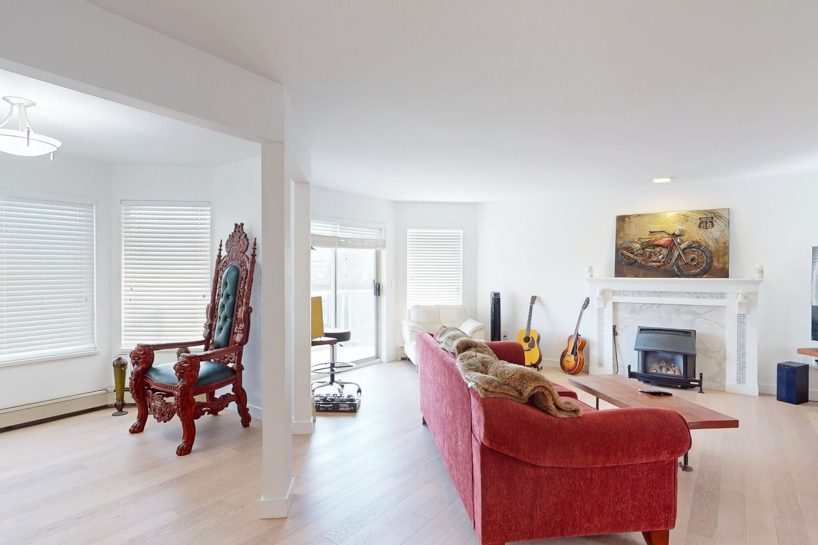 Listing Image 12