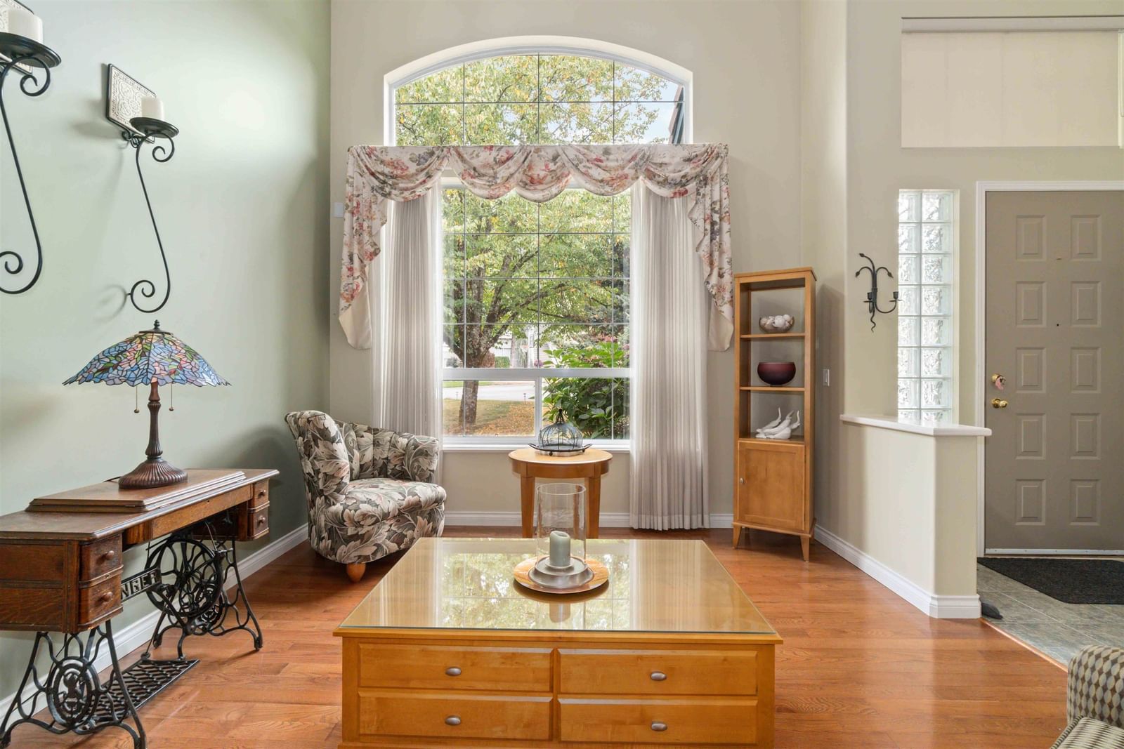 Listing Image 10