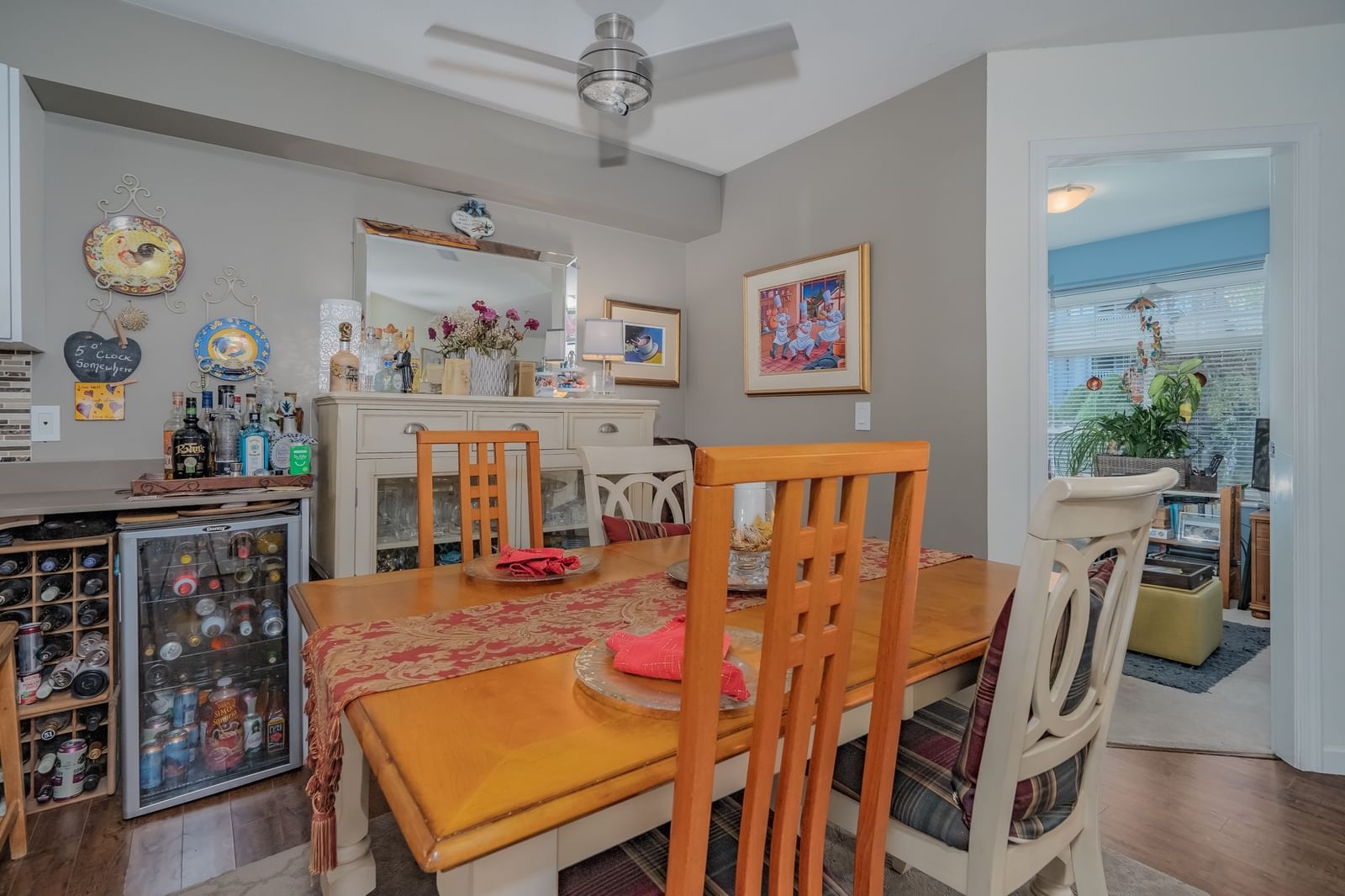 Listing Image 5