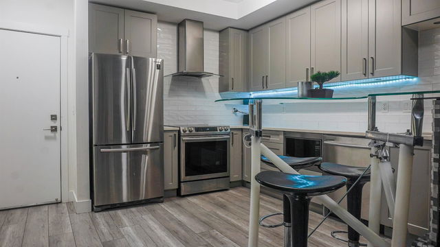 402 - 9689 140 Street