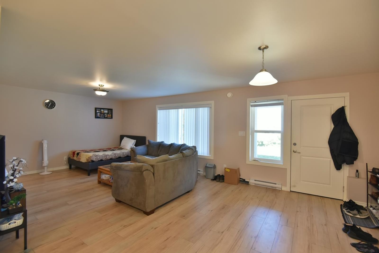 Listing Image 25