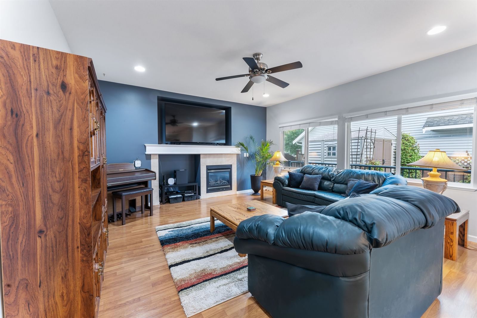 Listing Image 12