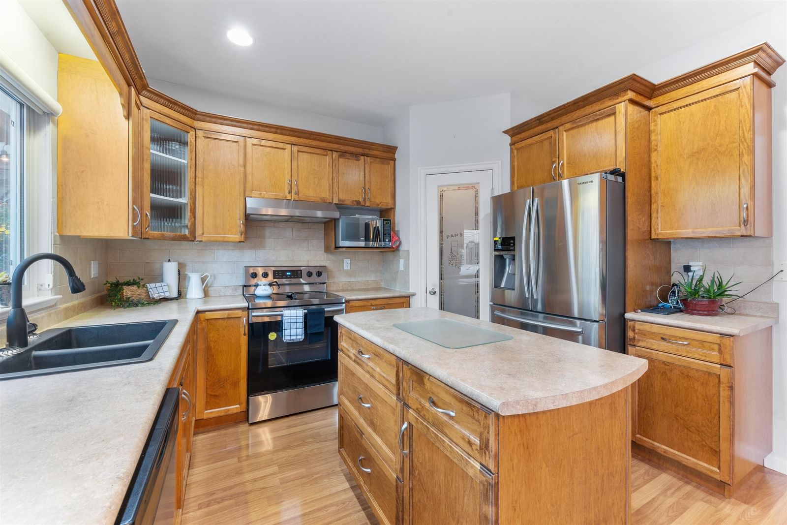 Listing Image 9