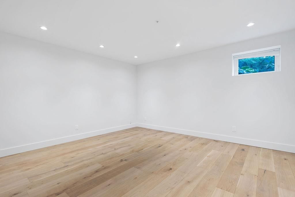 Listing Image 38