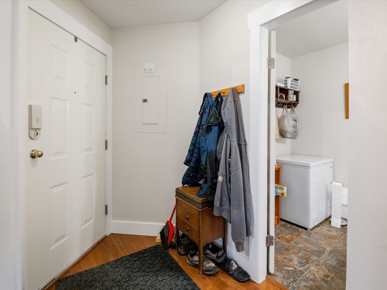 Listing Image 11