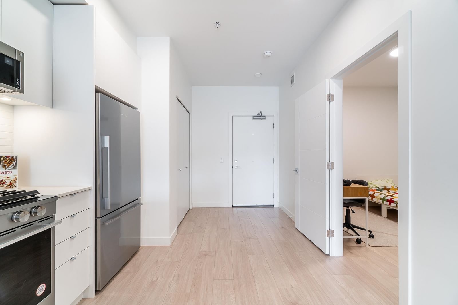 Listing Image 14