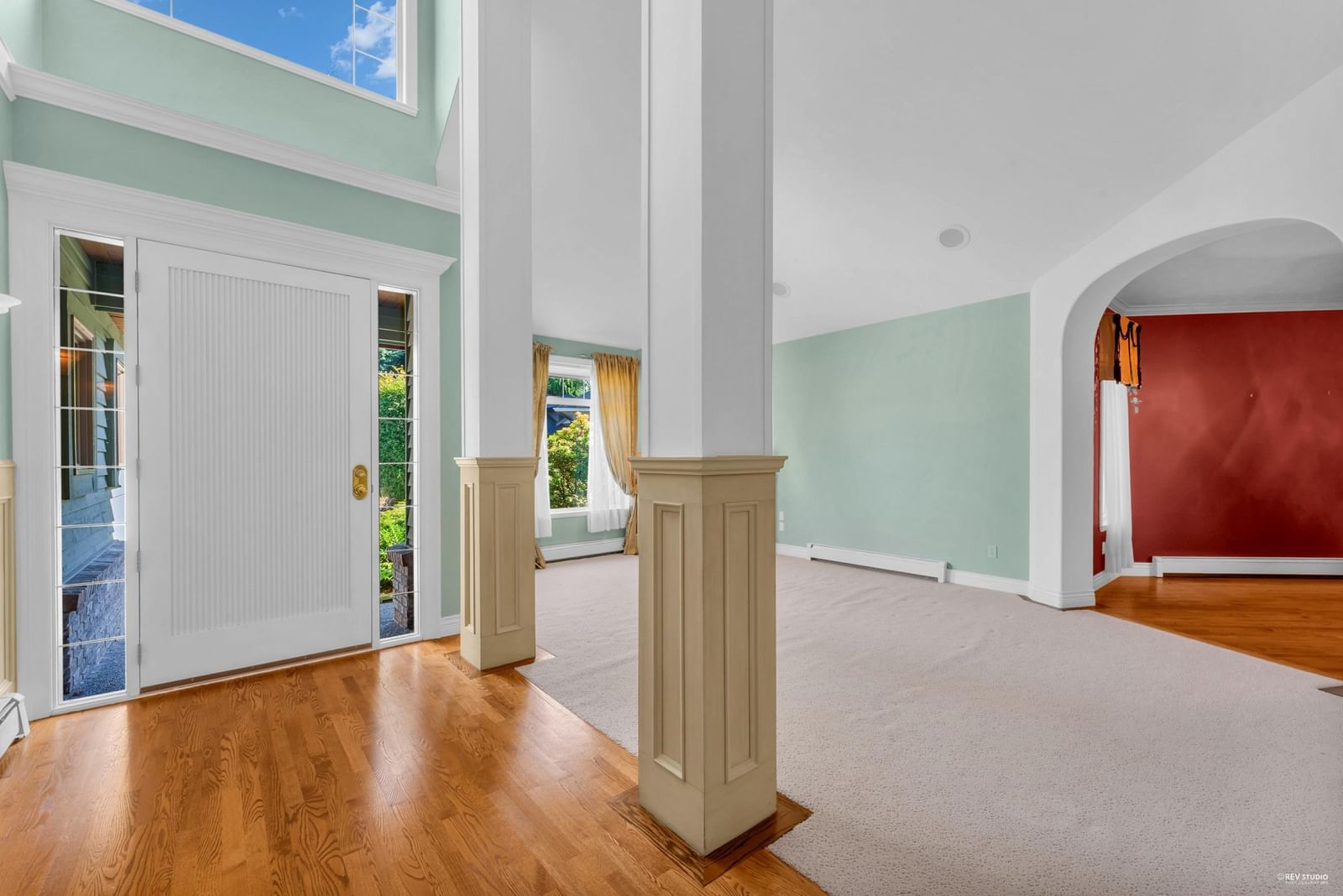 Listing photo 2