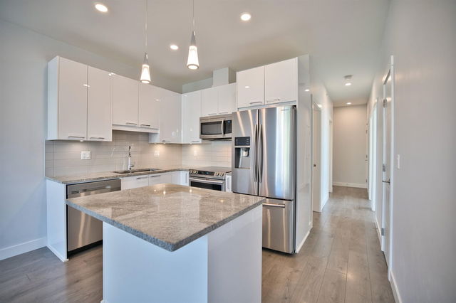 517 - 20696 Eastleigh Crescent