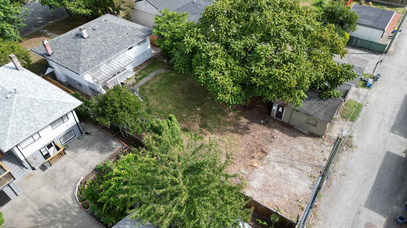 Listing Image 4