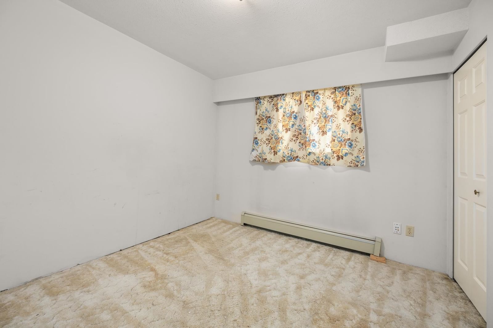 Listing Image 26