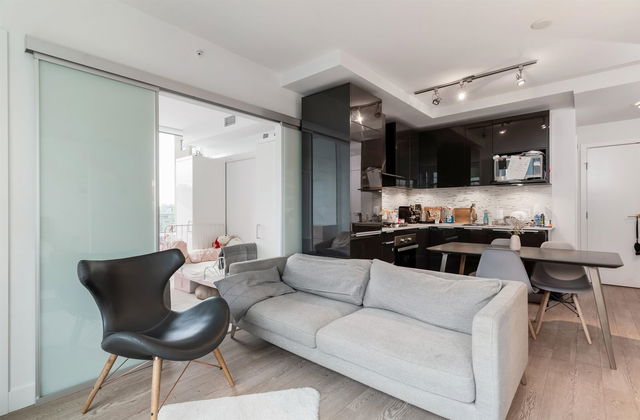 1204 - 1283 Howe Street