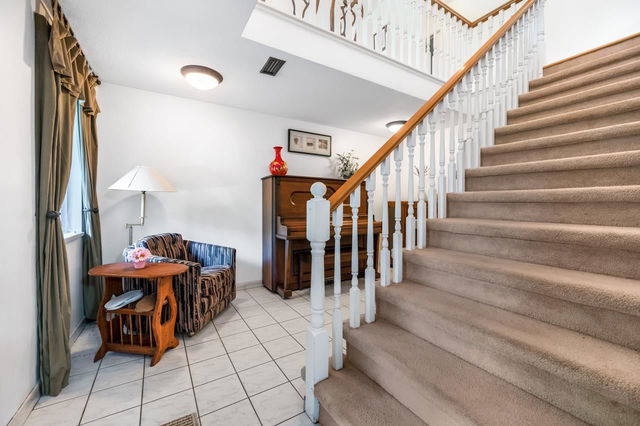 5574 Greenleaf Road